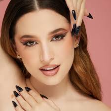 Laura Mejia's Instagram, Twitter & Facebook