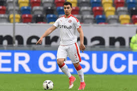Kariyer sayfasında kaan ayhan isimli futbolcunun sezon bazında takımının yer almış olduğu turnuvalardaki maç, gol, asist, sarı kart, kırmızı kart, oyuna girme, oyundan alınma. Fortuna Dusseldorf Kaan Ayhan Denkt An Wechsel