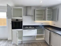 Paler tones work well when space is at a premium, making a room feel open and inviting. Unused Howdens Shaker Allendale Dove Grey Kitchen Utility Room Appliances Used Kitchen Hub