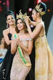 El presidente del miss grand international venezuela , george wittels, indicó que en los próximos días, los directivos se emitirán un comunicado informando la posible nueva fecha y sede. Janelee Chaparro Miss Grand Miss Grand International Facebook