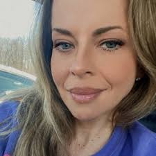 Dani Dee (@deedanilicious)