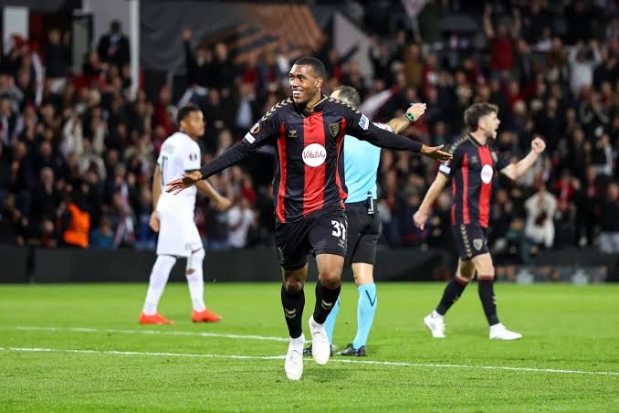 Bournemouth goleia Sturm Graz com gols de Evanilson e Rayan
