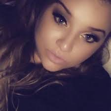 Danielle Downes (@DanielleDownes)