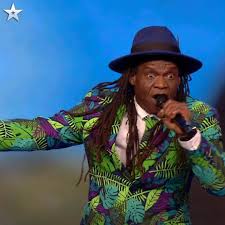 Welcome to the Isle of Wight! Derek Sandy brings sunshine to the stage