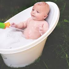 Keep reading to find out how to bathe a newborn in 10 simple steps. Review Shnuggle Baby Bath Oh So Mummy