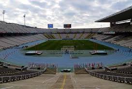 Ebenso wie die antwort auf die frage, ob sein modell in berlin auf die frage in interviews, warum er denn keine stadien aus seiner heimat baut, antwortet der junge: Olympiastadion Barcelona Stadion Lluis Companys