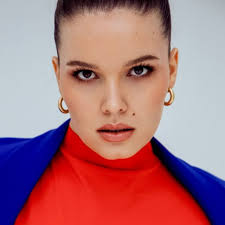 LAURA MORE (@more_lamore_) • Threads, Say more