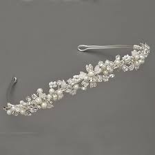 Swarovski has a global reach and showcases its sparkling crystal products via a network of own swarovski crystal makes for an exceptional gift. Diadem Versilbert Mit Swarovski Kristallen Perlen 7110 Hochzeitsschmuck Brautschmuck Diadem Hochzeit
