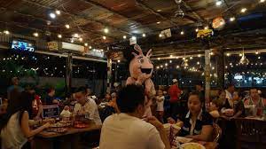 Mira lo que tus amigos están diciendo acerca de bubba gump shrimp co. Trivia Quiz By Bubba Clown Picture Of Bubba Gump Bali Tripadvisor