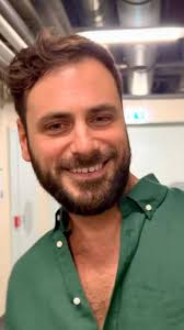 Siempre pienso en ti, pero a ti nunca te importa 😥, si realmente te  importo, ¿por qué no me dejas una rosa? 🌹🎻🌺🌺