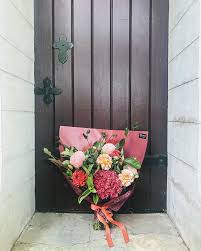 Floret Boutique Perth Flower Delivery In 2020 Fresh Flowers Arrangements Flower Delivery Flowers Online
