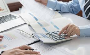 Salary calculator data for financial managers, branch or department. Being A Finance Manager Or Accountant In Dubai Job Salary Qualifications Finacctech