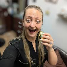 Hey hey hey 😄 #lifeofahairstylist #humpday #whilewewait