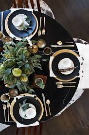 Black And Gold Table Set Up Gorgeous Inspiration For Your Thanksgiving Tablescape Beautiful Table Settings Table Decorations Table Settings