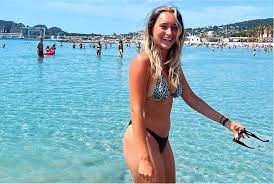 Famille, plage, maillot de bain à l'envers... Tania (Koh-Lanta) s'éclate en  vacances ! - TV ACTU by AlloCiné