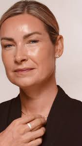 Priscilla Love Knots