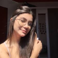 Danielle Trimmer's Instagram, Twitter & Facebook