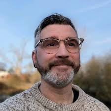 Katy Amos's Instagram, Twitter & Facebook