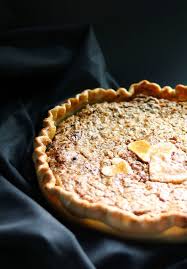 Tarte Au Sirop D Erable Et Aux Noix De Grenoble Sparks And Bloom Food Drinks Dessert Dessert Recipes Easy Recipes