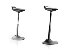 Er besticht durch seine ergonomischen besonderheiten und ein attraktives design. Muvman Sitz Steh Stuhl Fur Fabriken Kunstlederbezug Onlineshop Fur Aktivmobel Worktrainer De