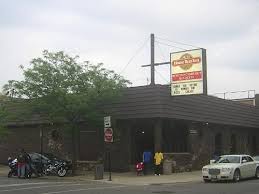Home Run Inn You Can T Ball Like Derrick Rose But You Can Eat His Favorite Pizza Chicago Home Run Inn Favourite Pizza Canning