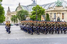 Une journée de fête nationale à paris. Z X0nirebxj7 M