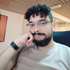 Binx, un gato que vivía en el noveno piso del edificio del sur de #florida  colapsado hace dos semanas, hoy fue encontrado a salvo. #miami