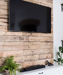 Mit einer entsprechenden wandhalterung * kann der fernseher in der höheverstellt werden individuell. Moglichkeiten Ihren Fernseher Zu Verkleiden Wie Man Einen Fernseher Stilvoll Versteckt Machenbezauberung
