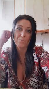 Esther Cubero's Instagram, Twitter & Facebook