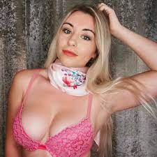 Scarf Queens on X: Elle Hunter scarfsilk neckscarf lingeriemodel  scarfmodel selfiequeen scarfselfie modelswanted t.coynmlNXNPvV Elle  Hunter scarfsilk neckscarf lingeriemodel scarfmodel selfiequeen  scarfselfie modelswanted Elle ...