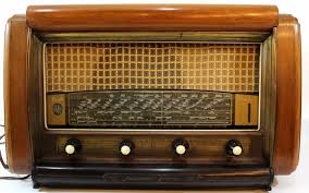 1950s radio station broadcasting the very best in retro, vintage 50's music. Bidspirit Auction 1950s Radio By Schneider Freres