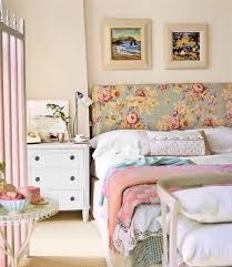 33 Bedrooms With An English Garden Air Decoholic Bedroom Design Pretty Bedroom Bedroom Decor