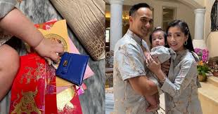 Adat resam kahwin melayu merupakan antara adat resam yang paling penting dan dipegang teguh oleh kebanyakan orang melayu, baik di kawasan luar bandar mahupun di bandar. Siap Beg Hermes Untuk Angpau Wajah Comel Cucu Jutawan Vincent Tan Ini Buat Ramai Cair Nona