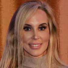 Amber Wiebe's Instagram, Twitter & Facebook