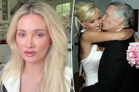 Holly Madison's Instagram, Twitter & Facebook