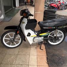 Ex5 high power (not modified) vs ex5 dream (modified) ~a flame coming out from ex5 dream exhaust. Honda Ex5 High Power Motorbikes On Carousell