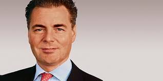 Əməkdaşlarımız sizinlə 5 iş günü ərzində əlaqə saxlayacaqdır. Nach Grossrazzia Eric Sarasin Schmeisst Hin Recht 31 10 2014 Fonds Professionell