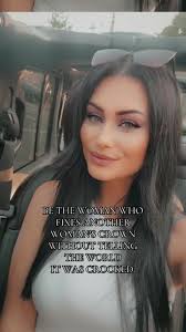 Billie Markley's Instagram, Twitter & Facebook