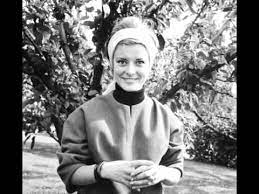 She made her name as a singer in the 1960, with acts such as kjell karlsen and willy andresen. Grynet Molvig Secondhandsongs