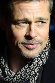 He started his career at apple, and later served as ebay's first. Brad Pitt Jennifer Anistons Beste Freundin Chelsea Handler Spricht Gala De