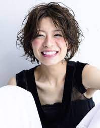 レイヤーショート くるくる 原宿の女性スタッフのみの美容室 美容院plusloungeプルースラウンジ ショート パーマ パーマ ショートボブ ボブパーマ