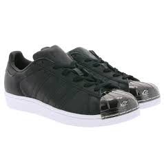Diese sneakers werden seit 40 jahren in kaum geänderter form produziert. Adidas Originals Superstar Metal Toe Sneaker Stylische Turn Schuhe Damen Schwarz Ebay