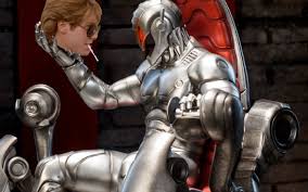 Собрание фото с джеймсом, озвучивающим альтрона. James Spader Is An Egomaniacal Artificial Intelligence In Marvel S The Avengers Age Of Ultron