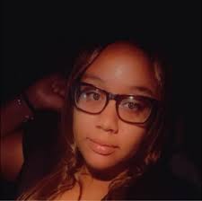 It's MONDAY! We're stepping into a week filled with unexpected miracles,  open doors, answered prayers, and blessings. 💛