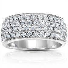 My Dream Ring No Big Diamond Just A Thick Ban Of Little Ones Bandas De Diamante Joyas De Diamantes Bodas De Diamante