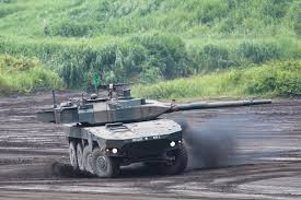 16式機動戦闘車 105mm砲を搭載し 平地なら時速約100kmで走行可能な まさに車輪式戦車である 戦車 陸上自衛隊 軍用車両