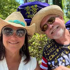 Looking for a little help doing laminate floors Tuesday and Wednesday in  order to finish house so we can move in 700 square ft