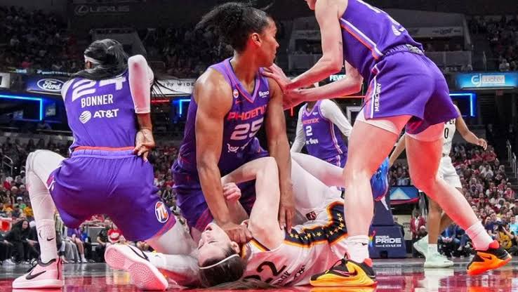 Caitlin Clark's Status Unclear After Apparent Throat Punch, Back Injury -  Yahoo Sports