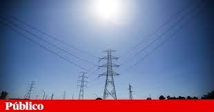 Sempre que um comando é emitido, são necessárias 34 horas para os engenheiros receberem uma resposta. Falha Na Rede Europeia Deixou Concelhos De Norte A Sul Sem Electricidade Energia Publico