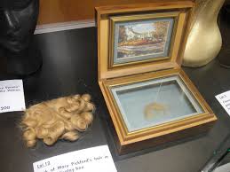 Mary pickford's hair care advice. File Debbie Reynolds Auction A Lock Of Mary Pickford S Hair In Wooden Display Box Jpg Wikimedia Commons